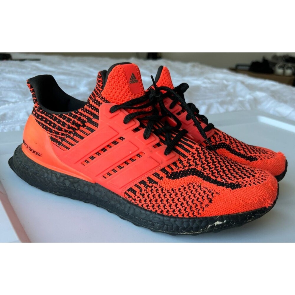 Adidas UltraBoost 5.0 DNA Solar Red Black G54961 Men's Size 10 Running Shoes